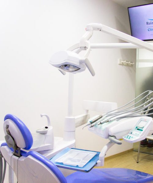 clinica-dental-ruiz-aguilar-sevilla-silla clinica-dental-ruiz-aguilar-sevilla-silla